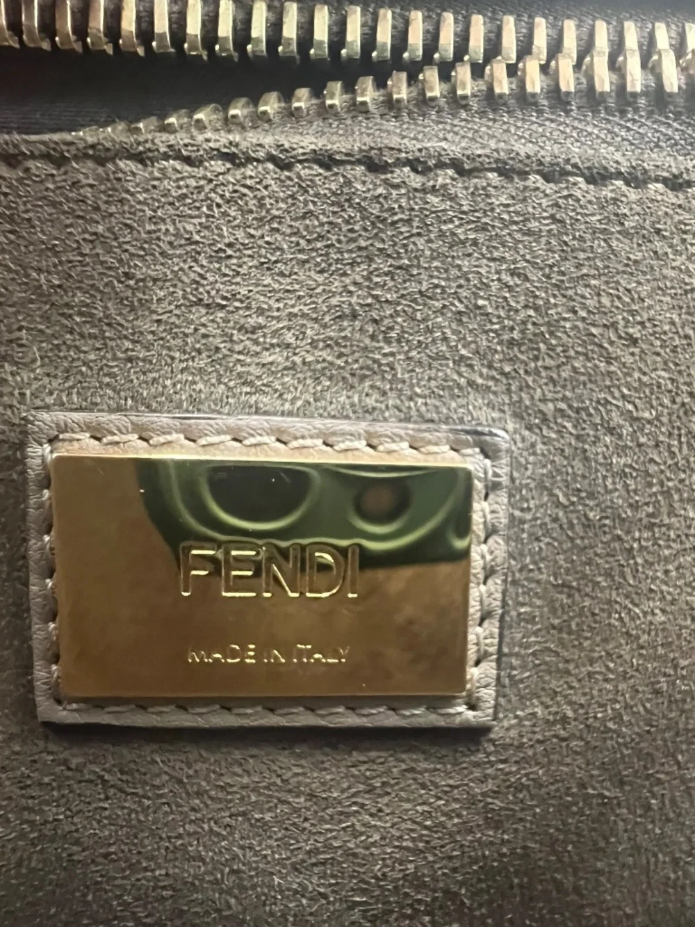 Pre Loved Fendi Peekaboo handbag